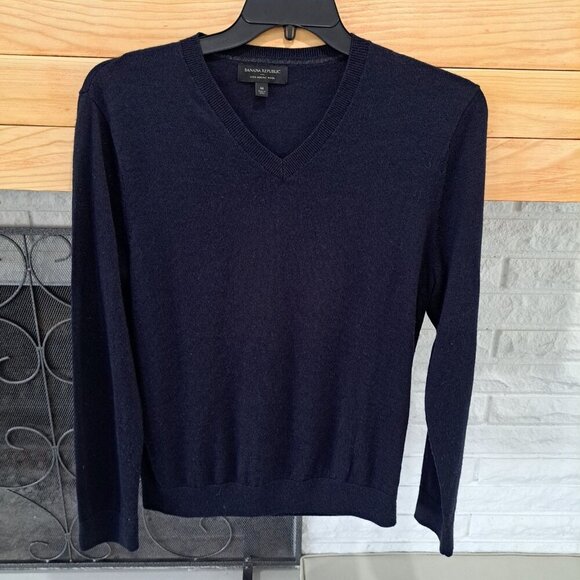 Banana Republic Women's Marino Wool V-neck Sweater Lightweight Navy Blue Medium - Picture 1 of 8